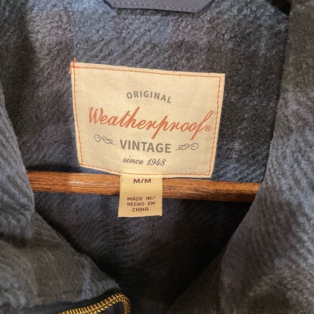 Weather proof navy blue puffer vest - Picture 3 of 5